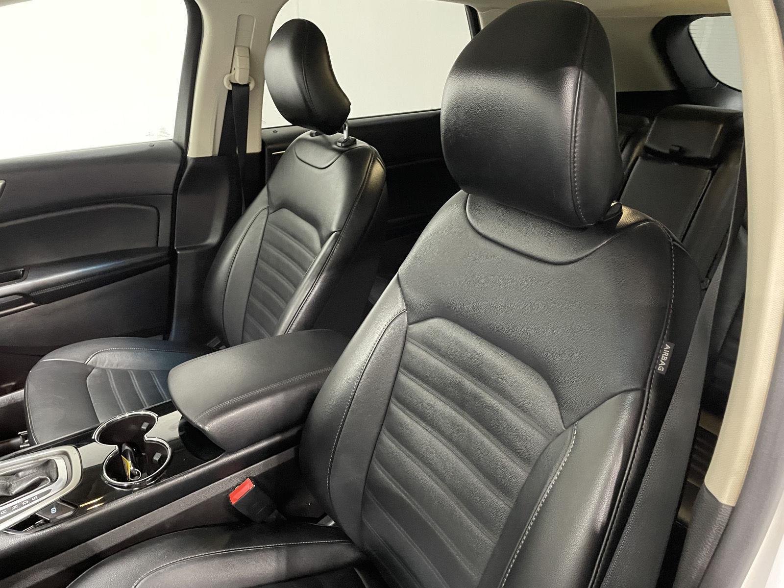 2015 Ford Edge SEL photo 18