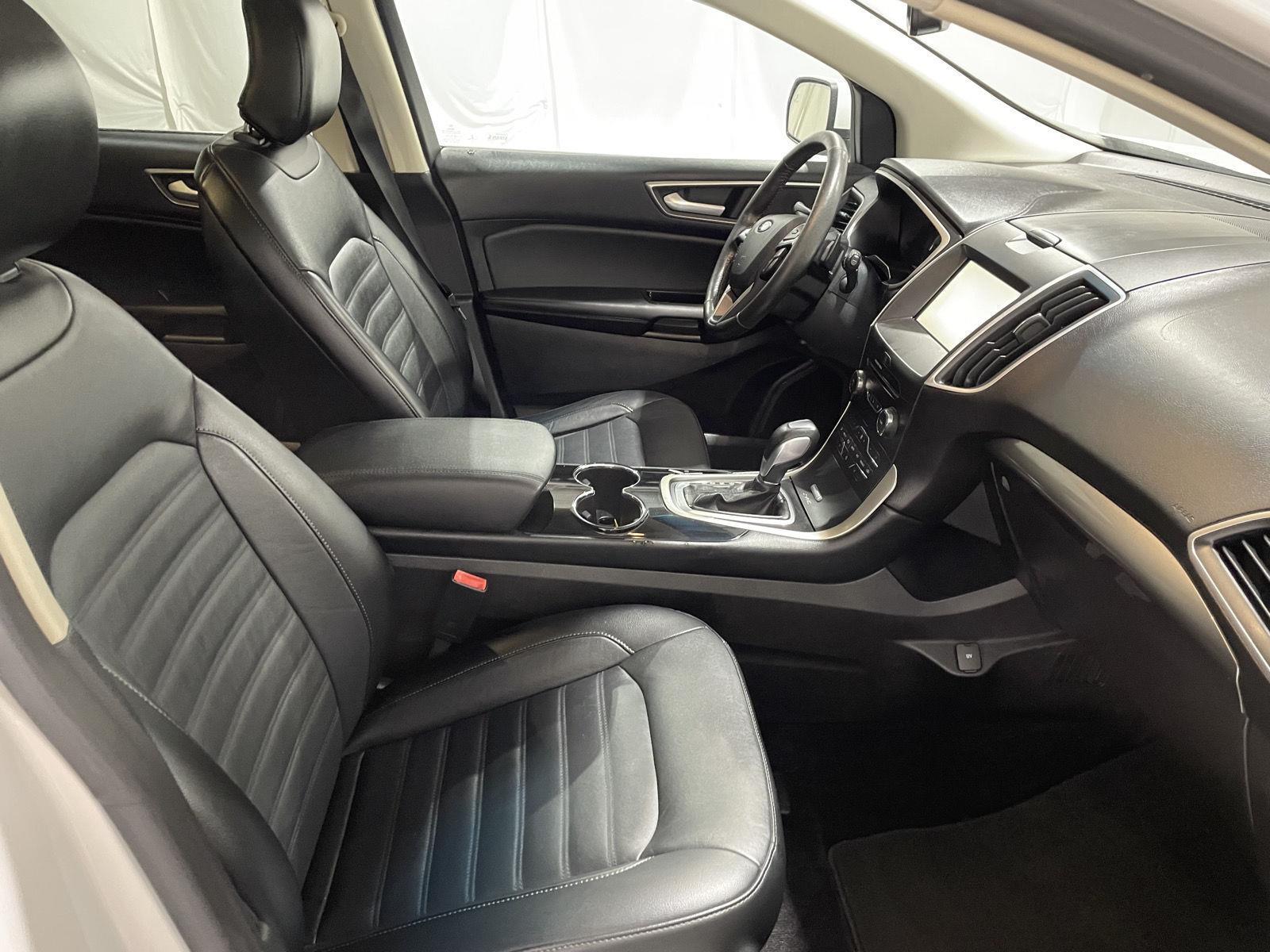 2015 Ford Edge SEL photo 20