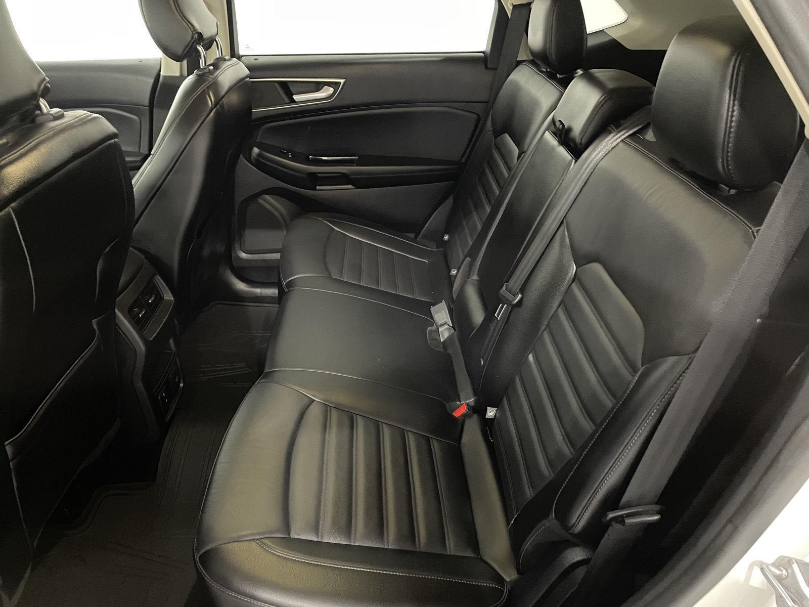 2015 Ford Edge SEL photo 21