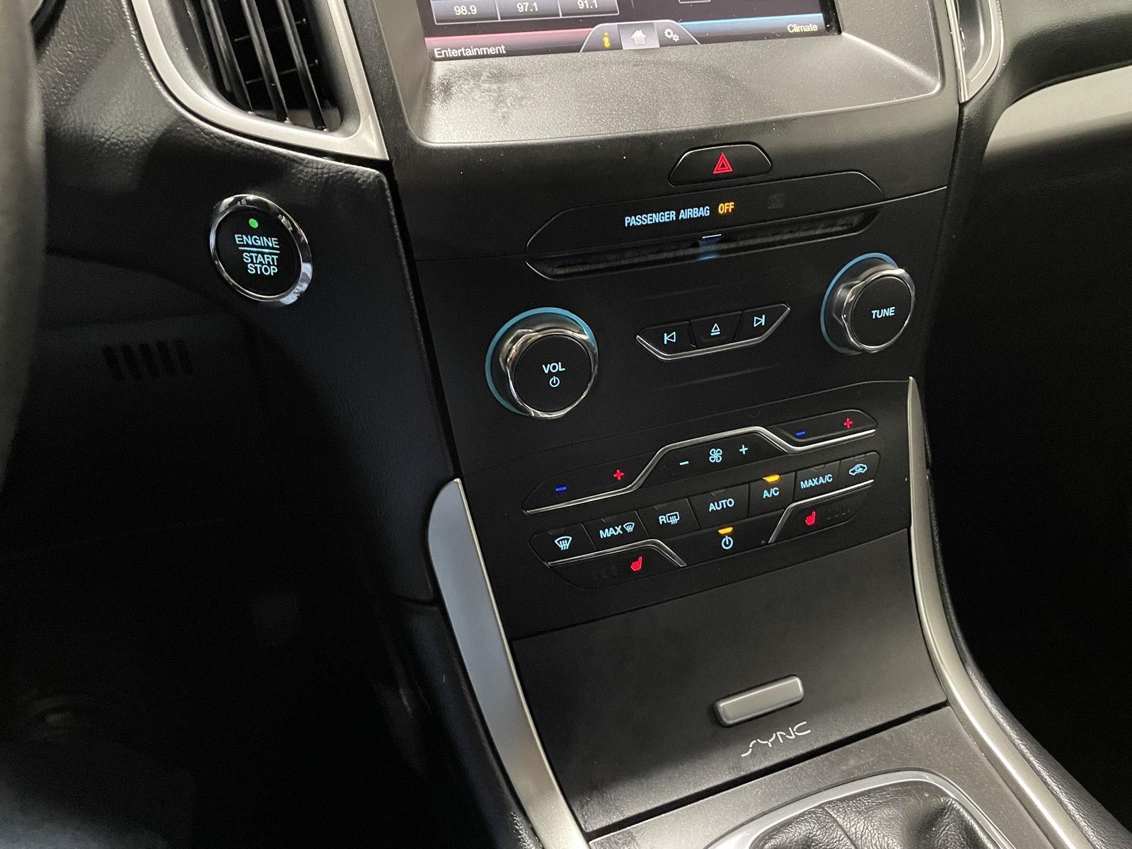2015 Ford Edge SEL photo 24