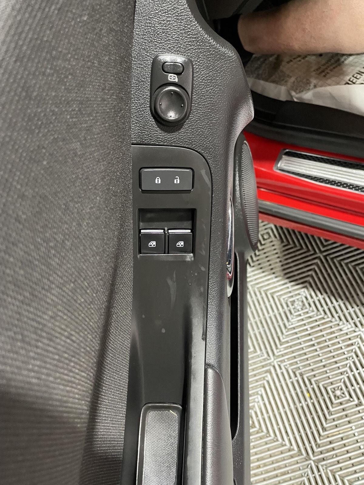 2015 Chevrolet Camaro SS photo 9