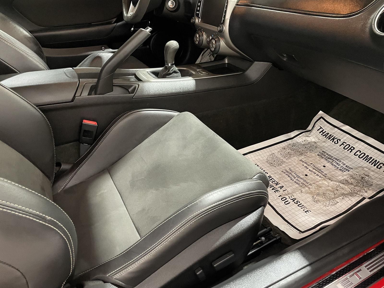2015 Chevrolet Camaro SS photo 13