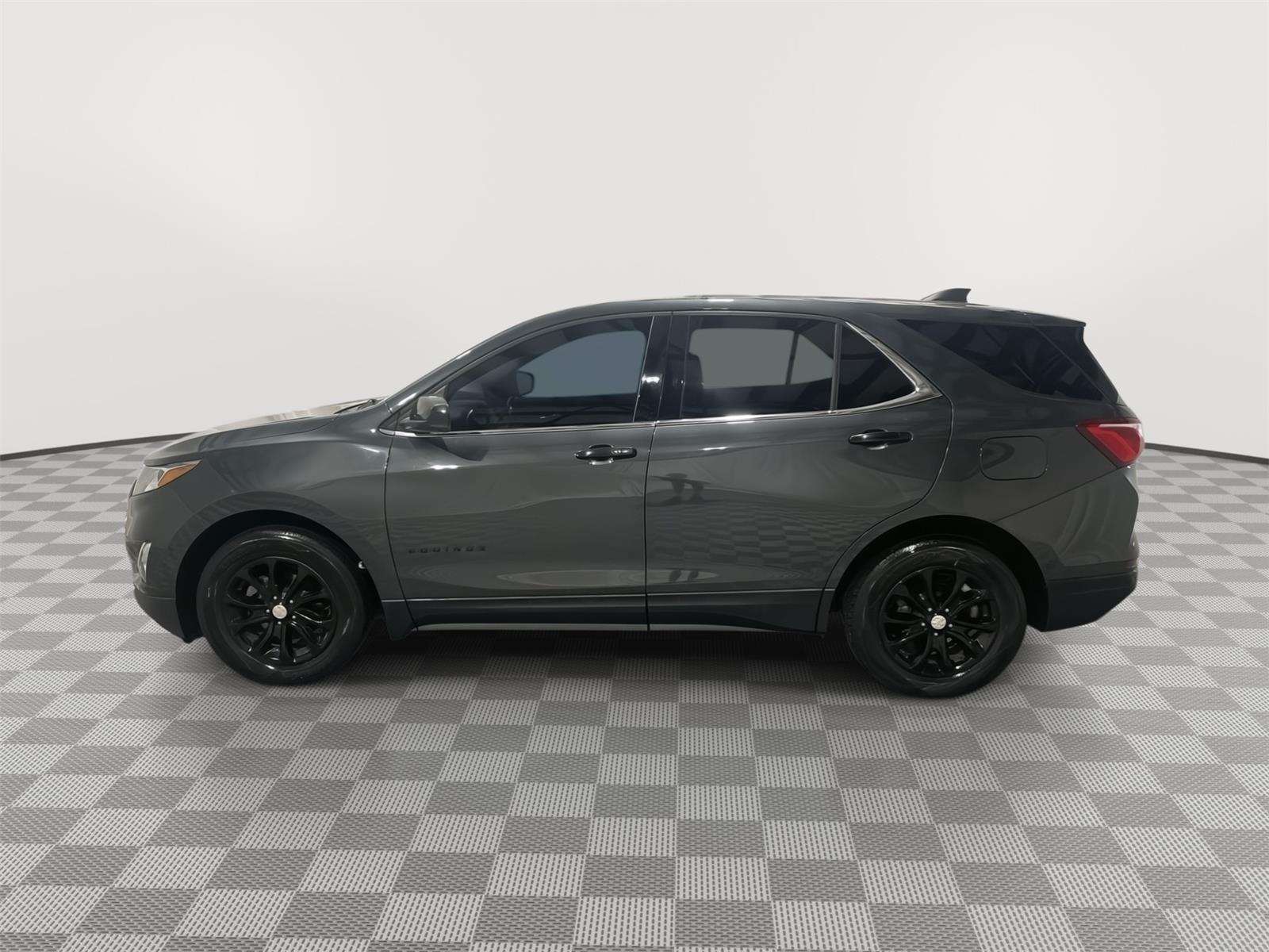 2020 Chevrolet Equinox LT photo 2