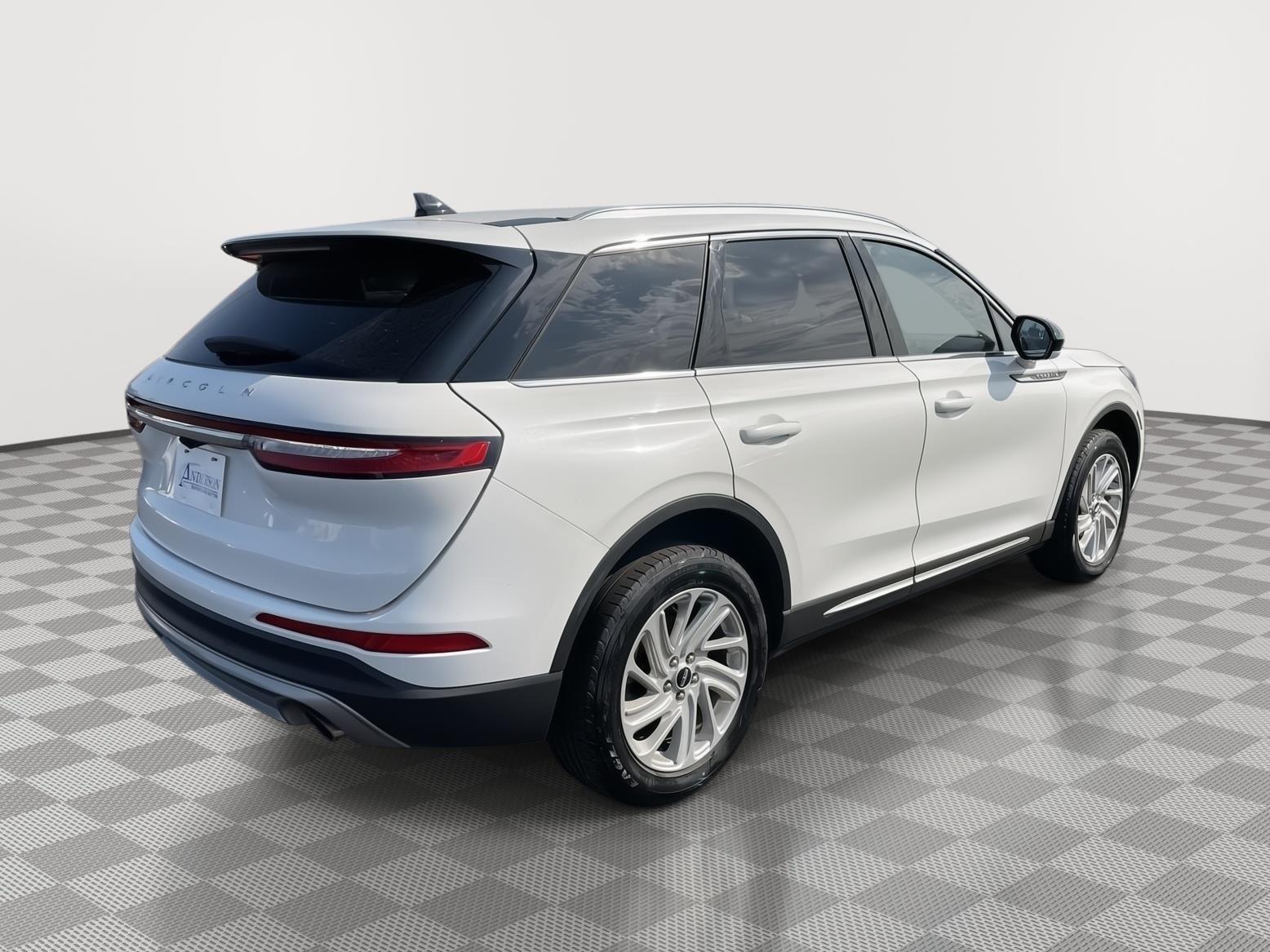 2020 Lincoln Corsair Standard photo 7