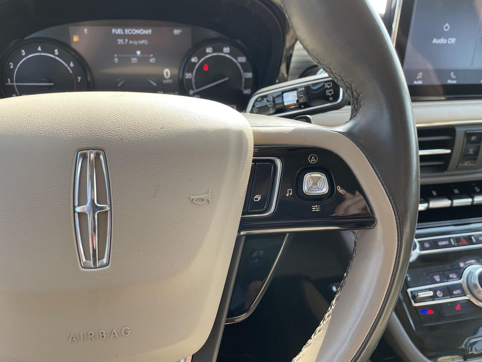2020 Lincoln Corsair Standard photo 15