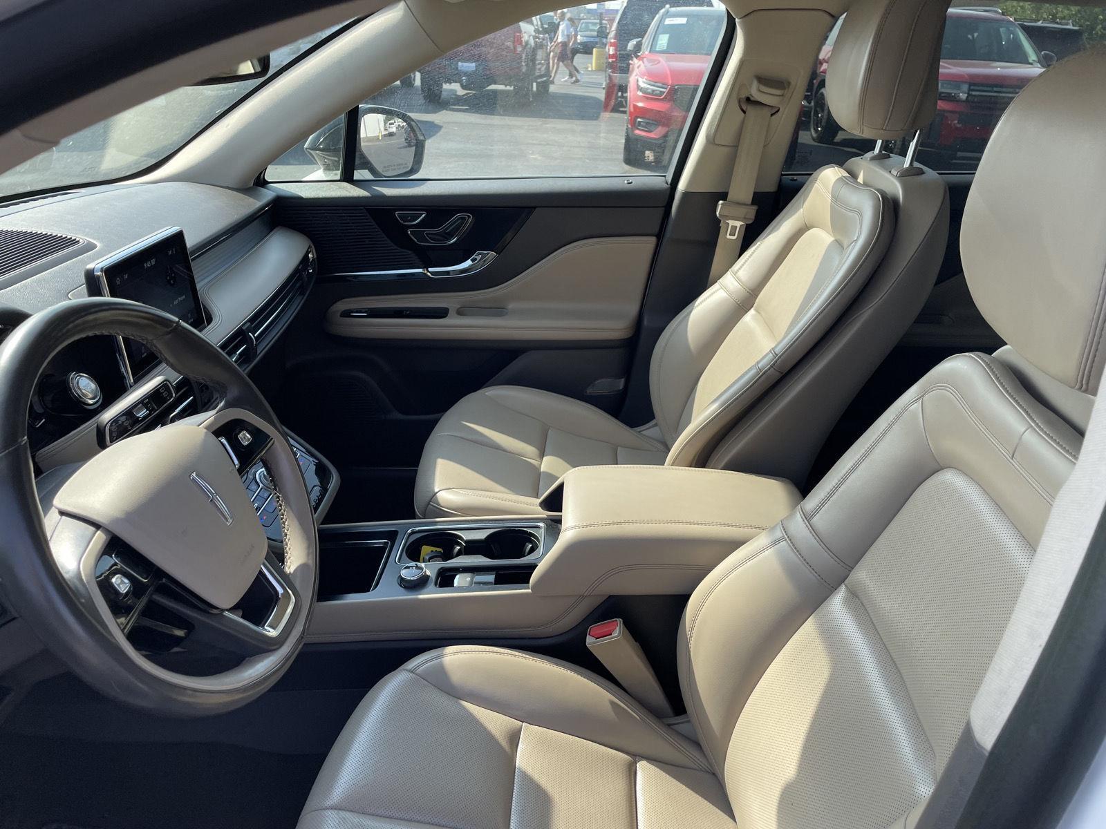 2020 Lincoln Corsair Standard photo 17