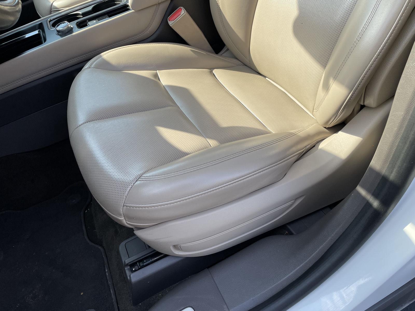 2020 Lincoln Corsair Standard photo 19