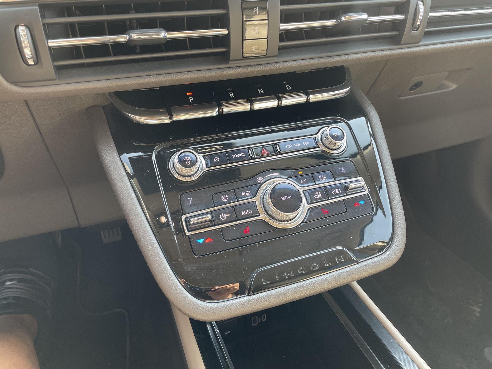 2020 Lincoln Corsair Standard photo 25