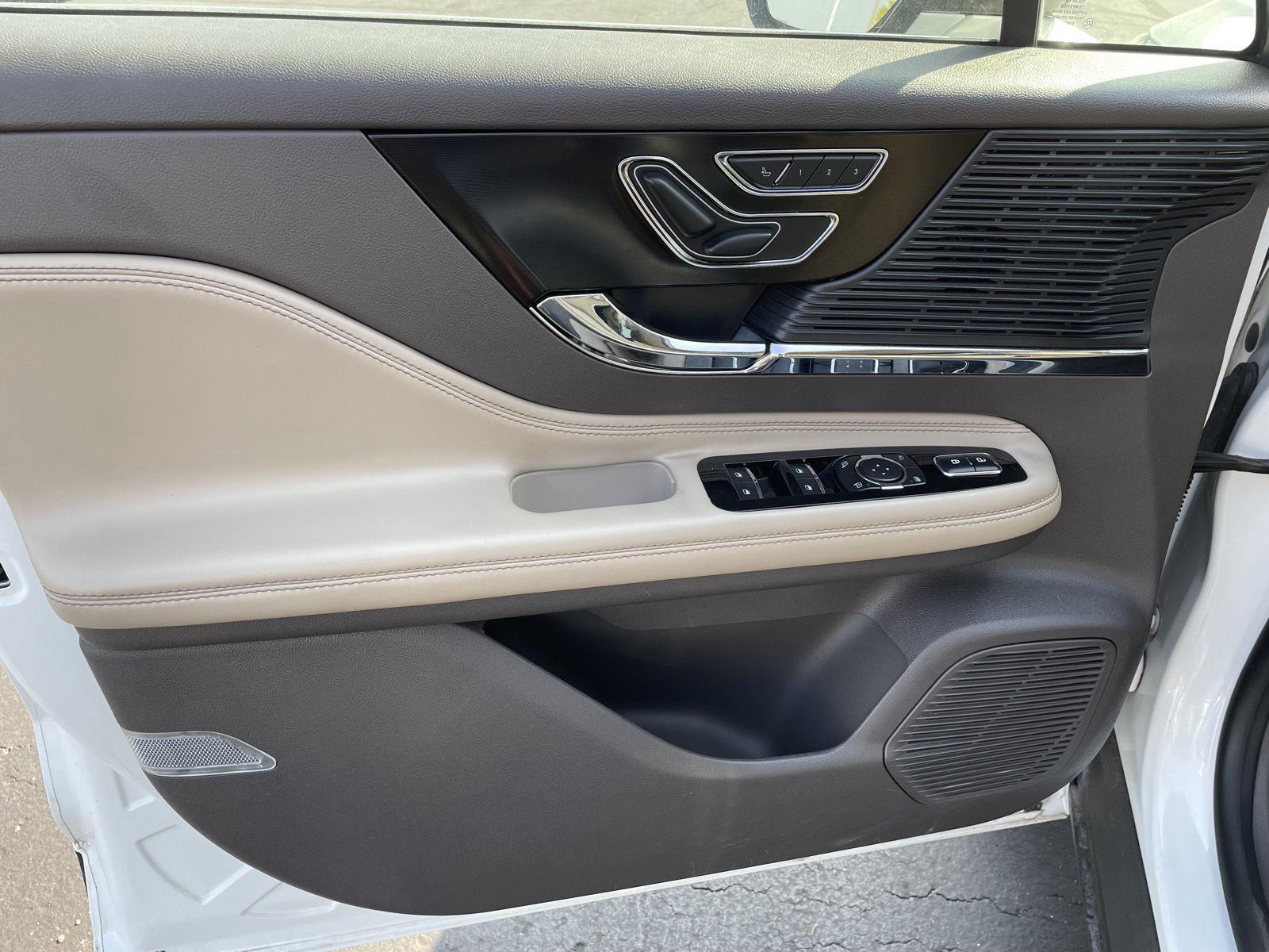 2020 Lincoln Corsair Standard photo 28