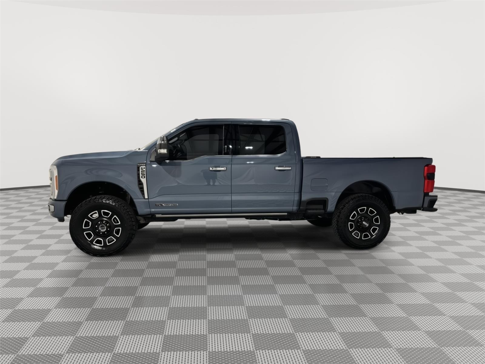 2023 Ford F-250 Platinum photo 2