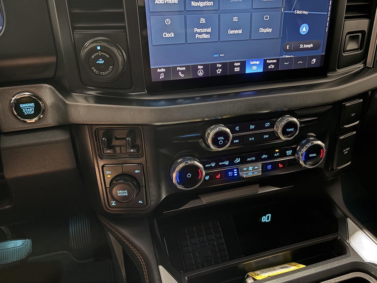 2023 Ford F-250 Platinum photo 25