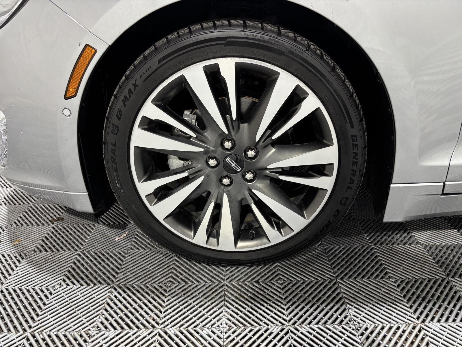 2020 Lincoln MKZ Hybrid Reserve photo 10