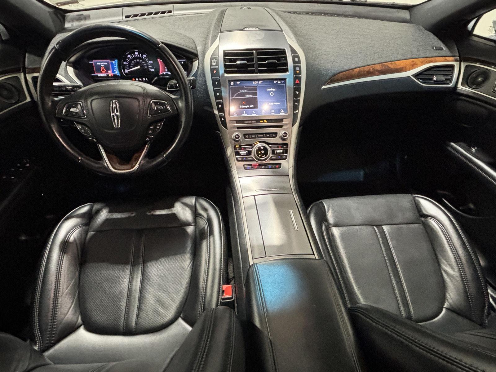 2020 Lincoln MKZ Hybrid Reserve photo 11
