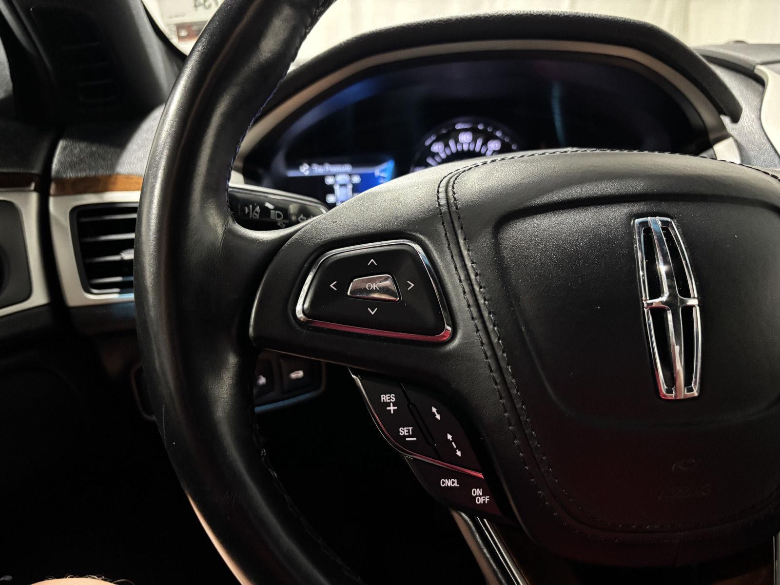 2020 Lincoln MKZ Hybrid Reserve photo 14