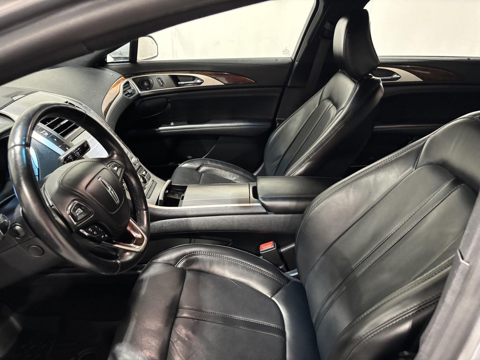 2020 Lincoln MKZ Hybrid Reserve photo 16