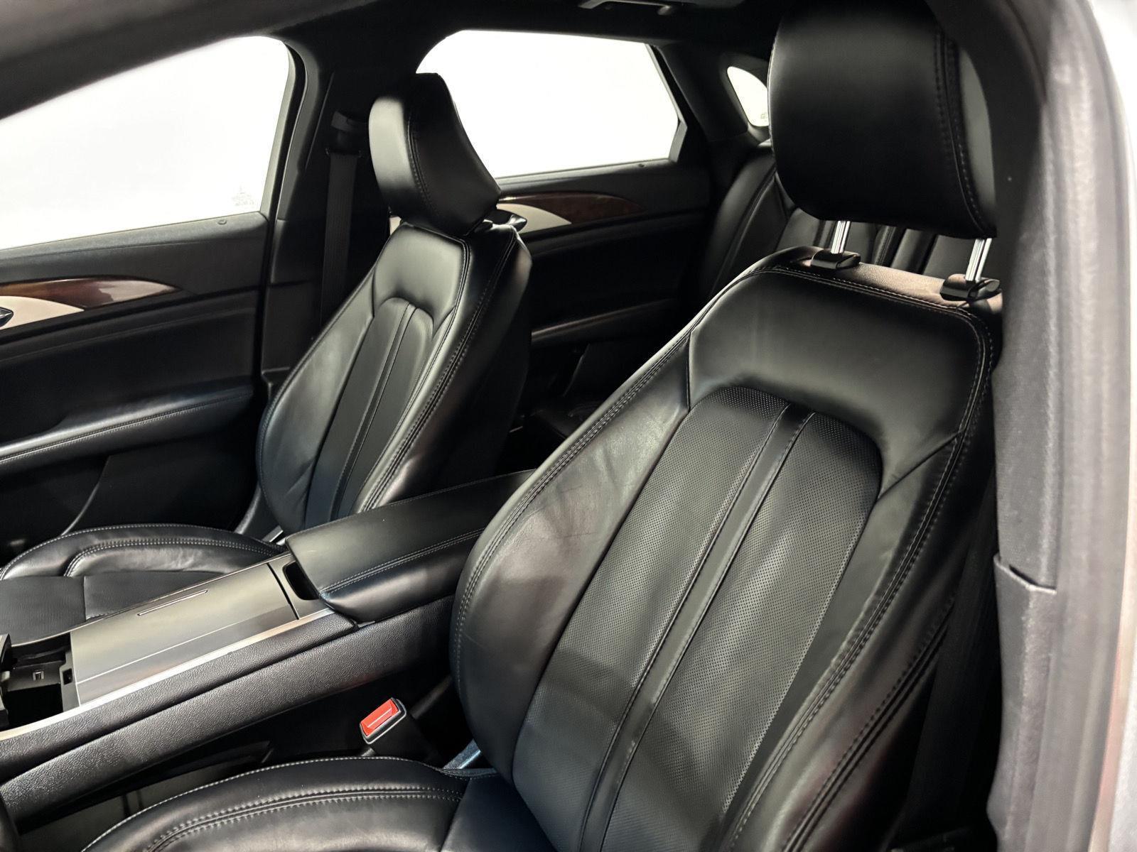 2020 Lincoln MKZ Hybrid Reserve photo 17