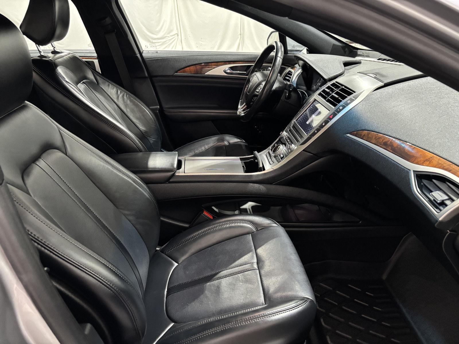 2020 Lincoln MKZ Hybrid Reserve photo 19
