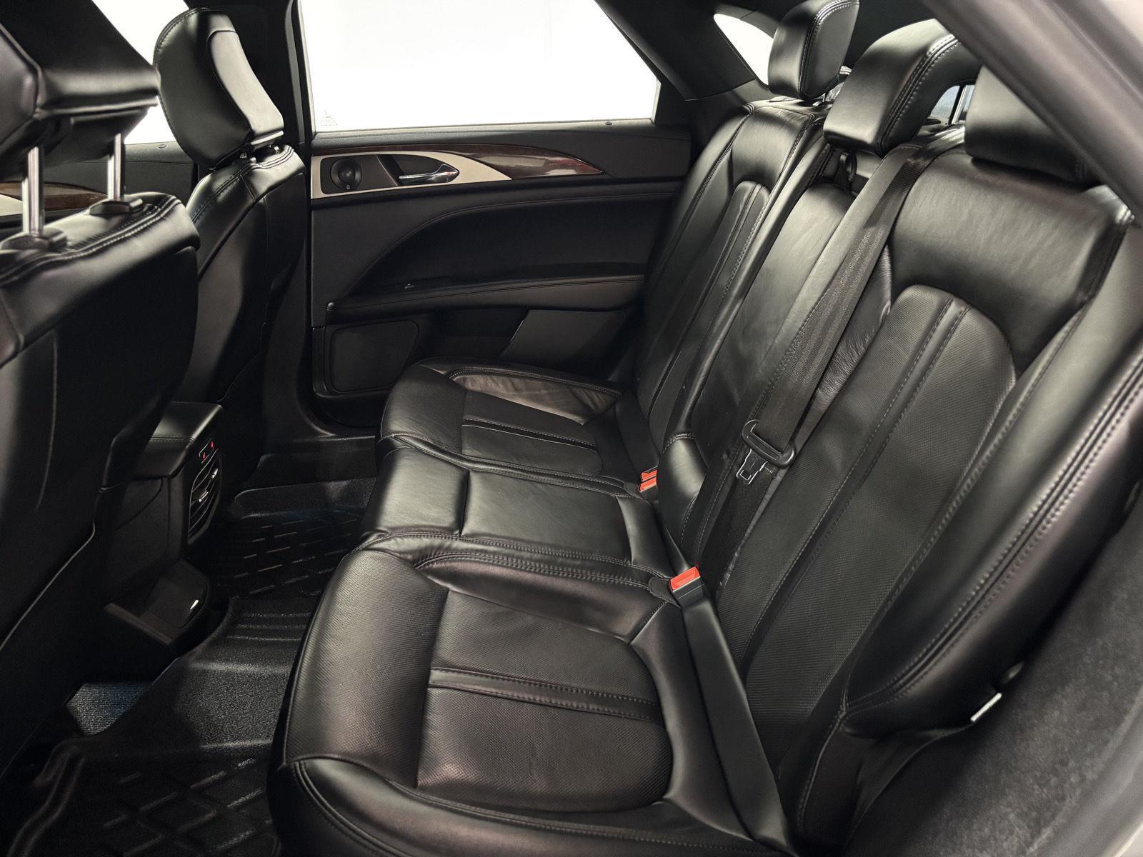 2020 Lincoln MKZ Hybrid Reserve photo 20