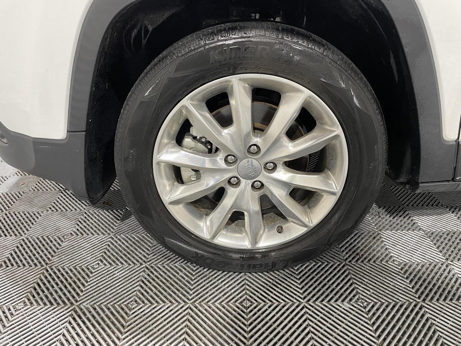 Pre-Owned 2017 Jeep Cherokee for sale in St. Joseph MO
