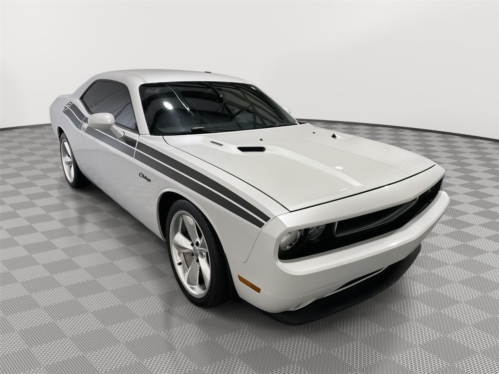 2014 Dodge Challenger R/T Classic photo 5