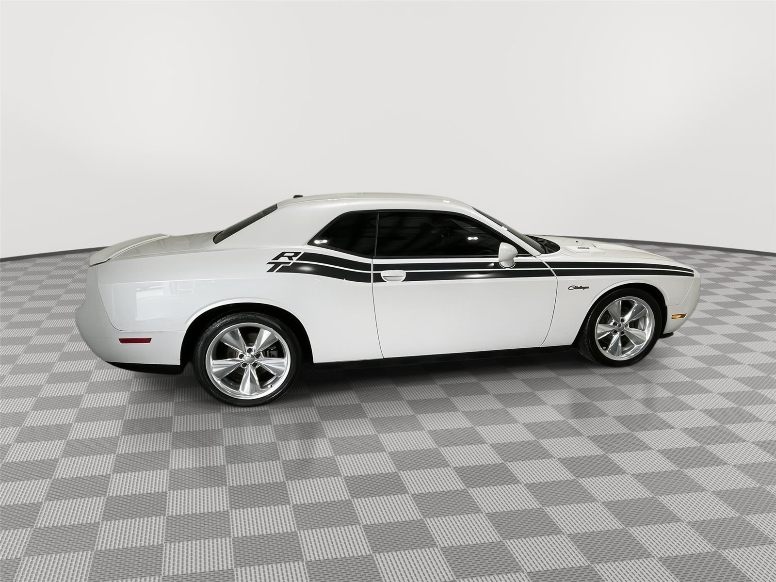2014 Dodge Challenger R/T Classic photo 6