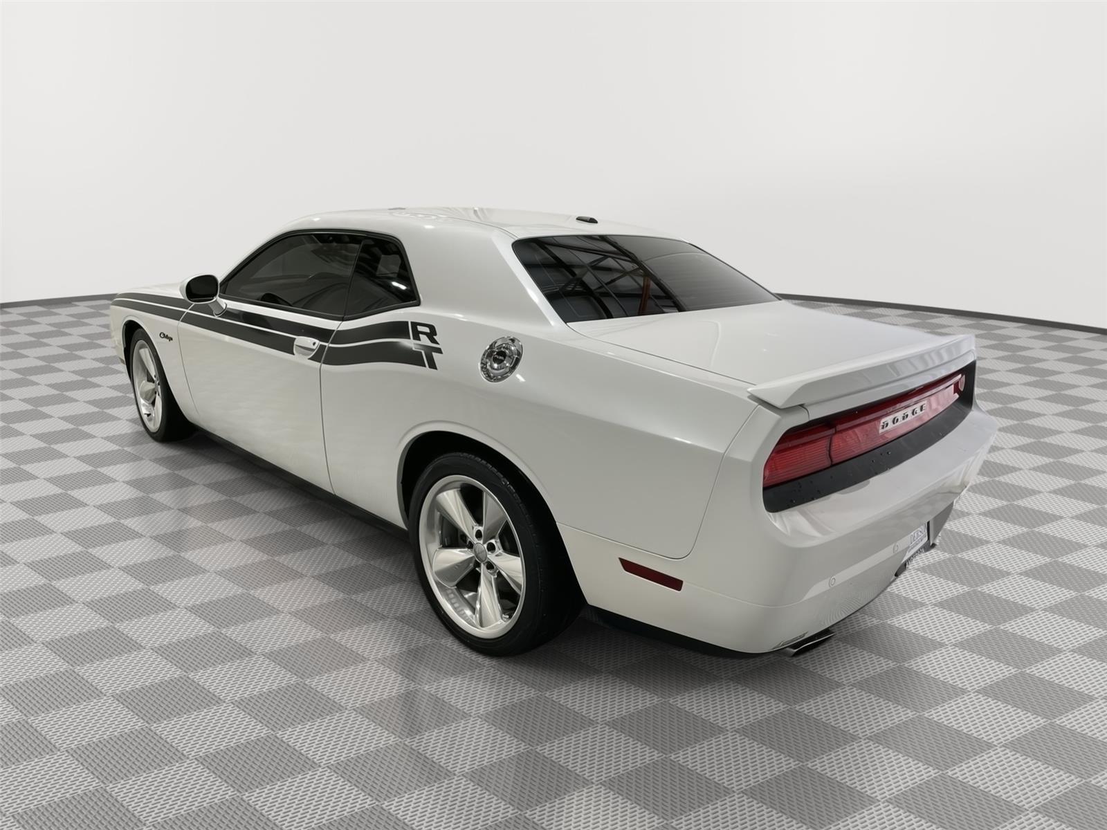 2014 Dodge Challenger R/T Classic photo 9