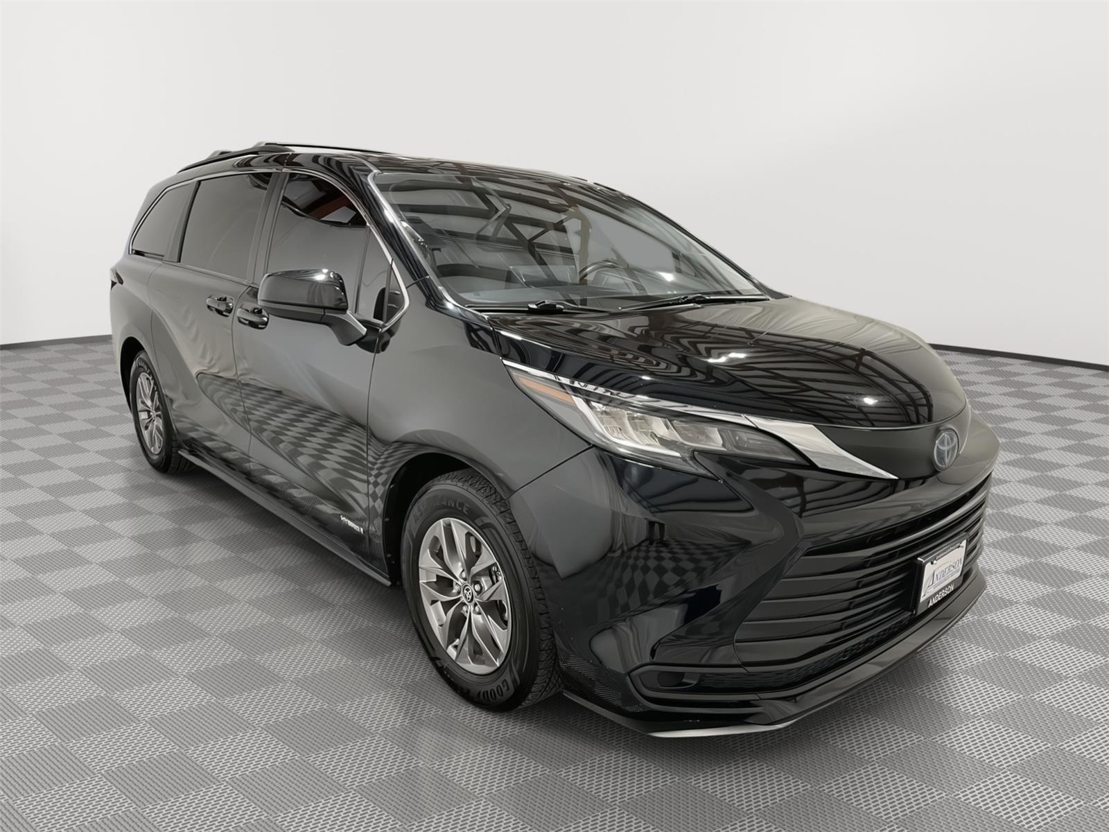 Pre-Owned 2021 Toyota Sienna for sale in St. Joseph MO