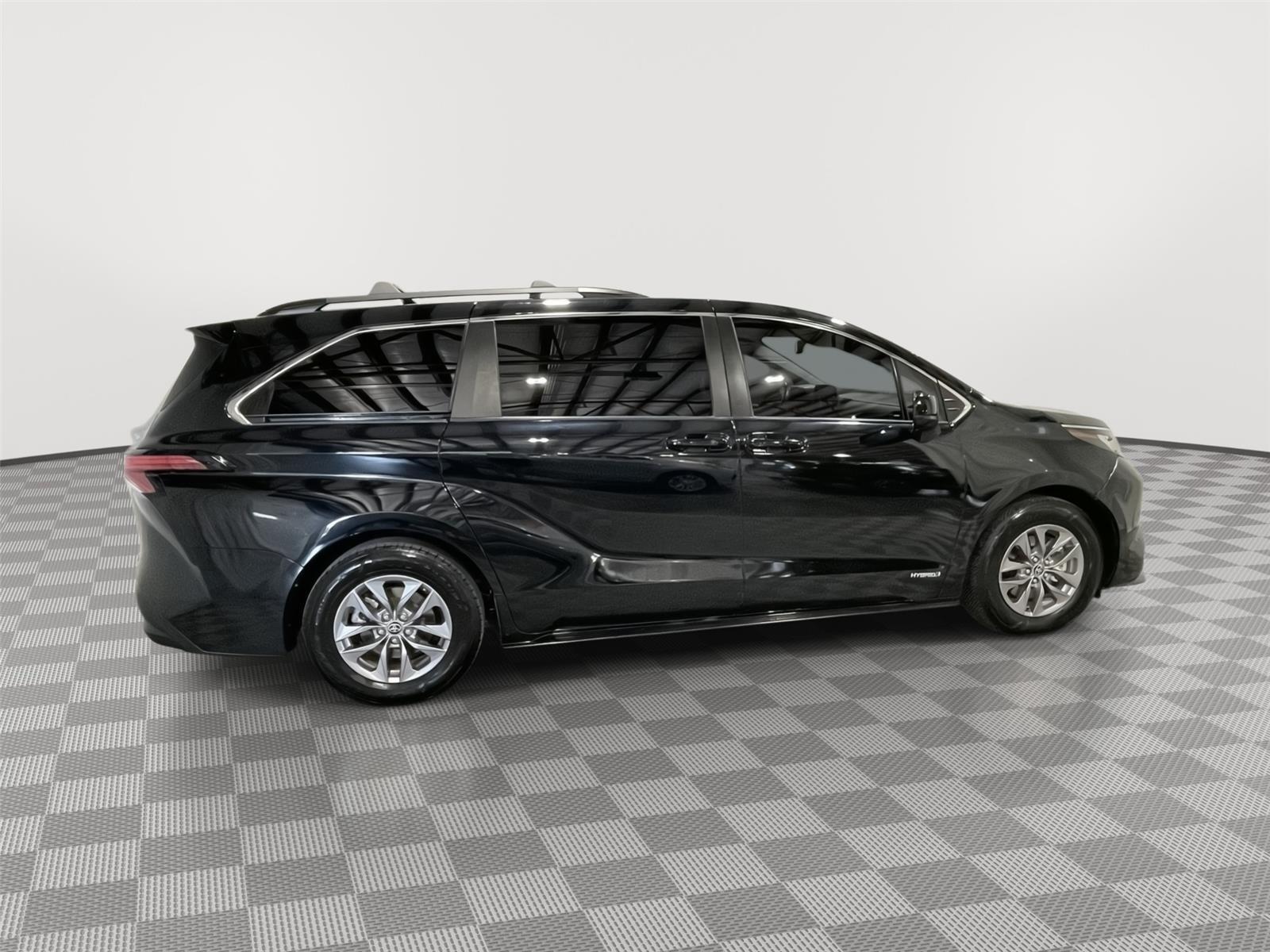 Pre-Owned 2021 Toyota Sienna for sale in St. Joseph MO