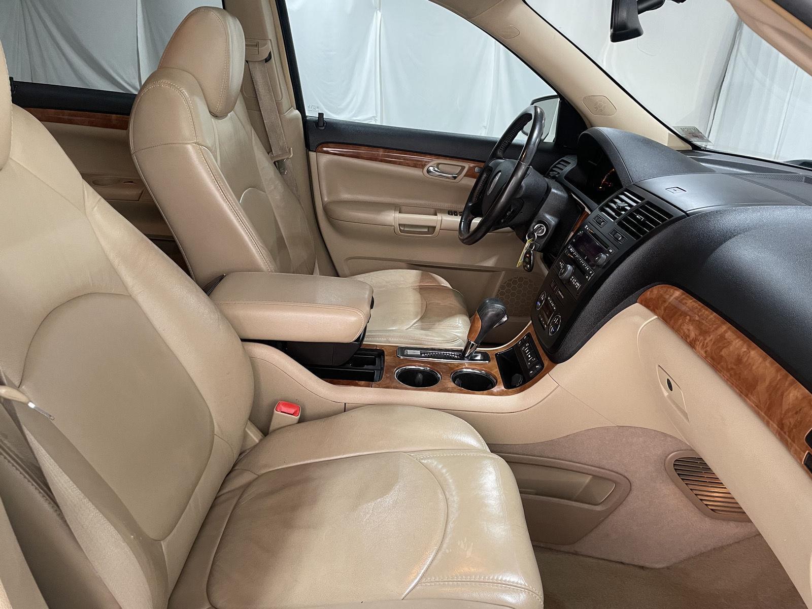 Used 2008 Saturn Outlook for sale in St. Joseph MO