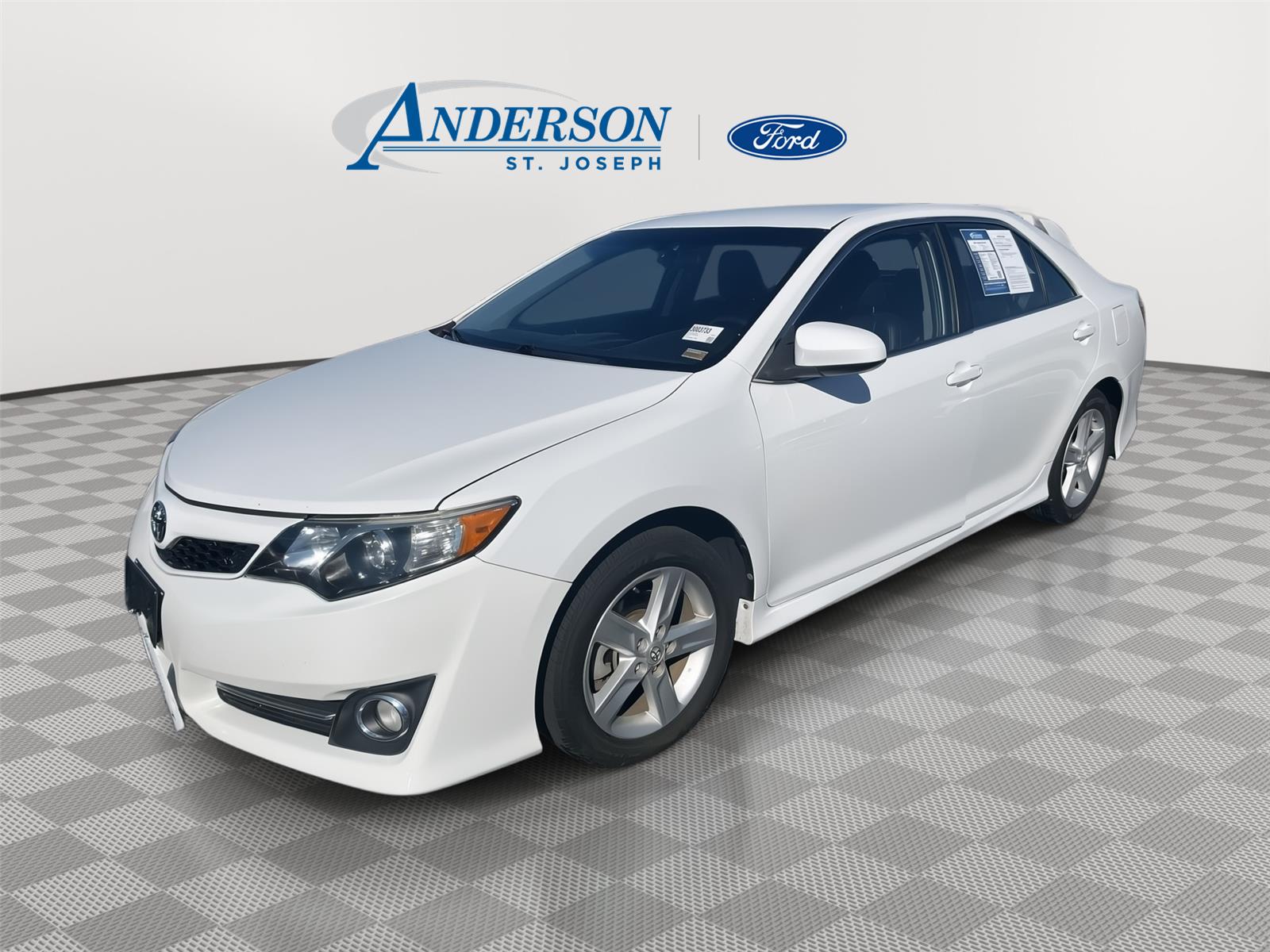 Used 2014 Toyota Camry SE Sedan for sale in St. Joseph MO