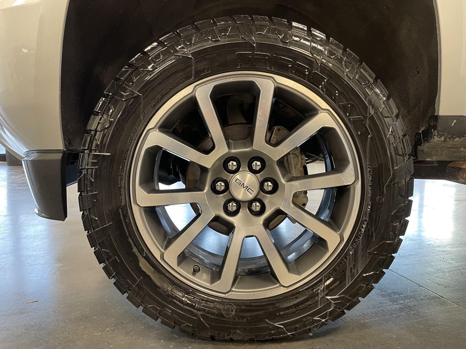 Used 2018 GMC Canyon 4WD Denali Crew Cab Truck for sale in St. Joseph MO