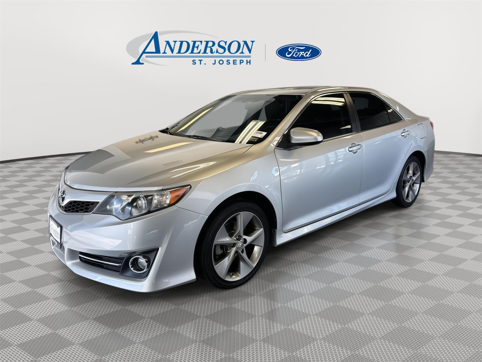 Used 2014 Toyota Camry SE Sport Sedan for sale in St. Joseph MO