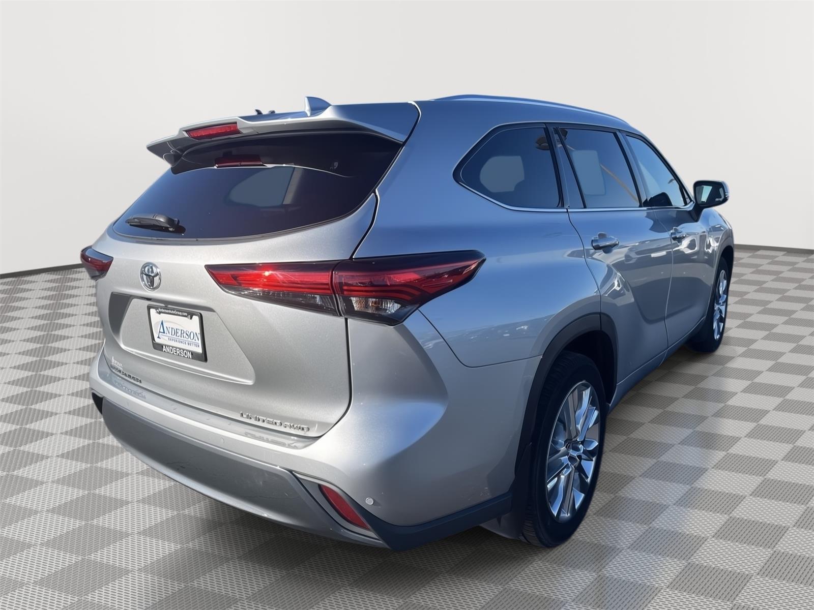 Pre-Owned 2022 Toyota Highlander for sale in St. Joseph MO