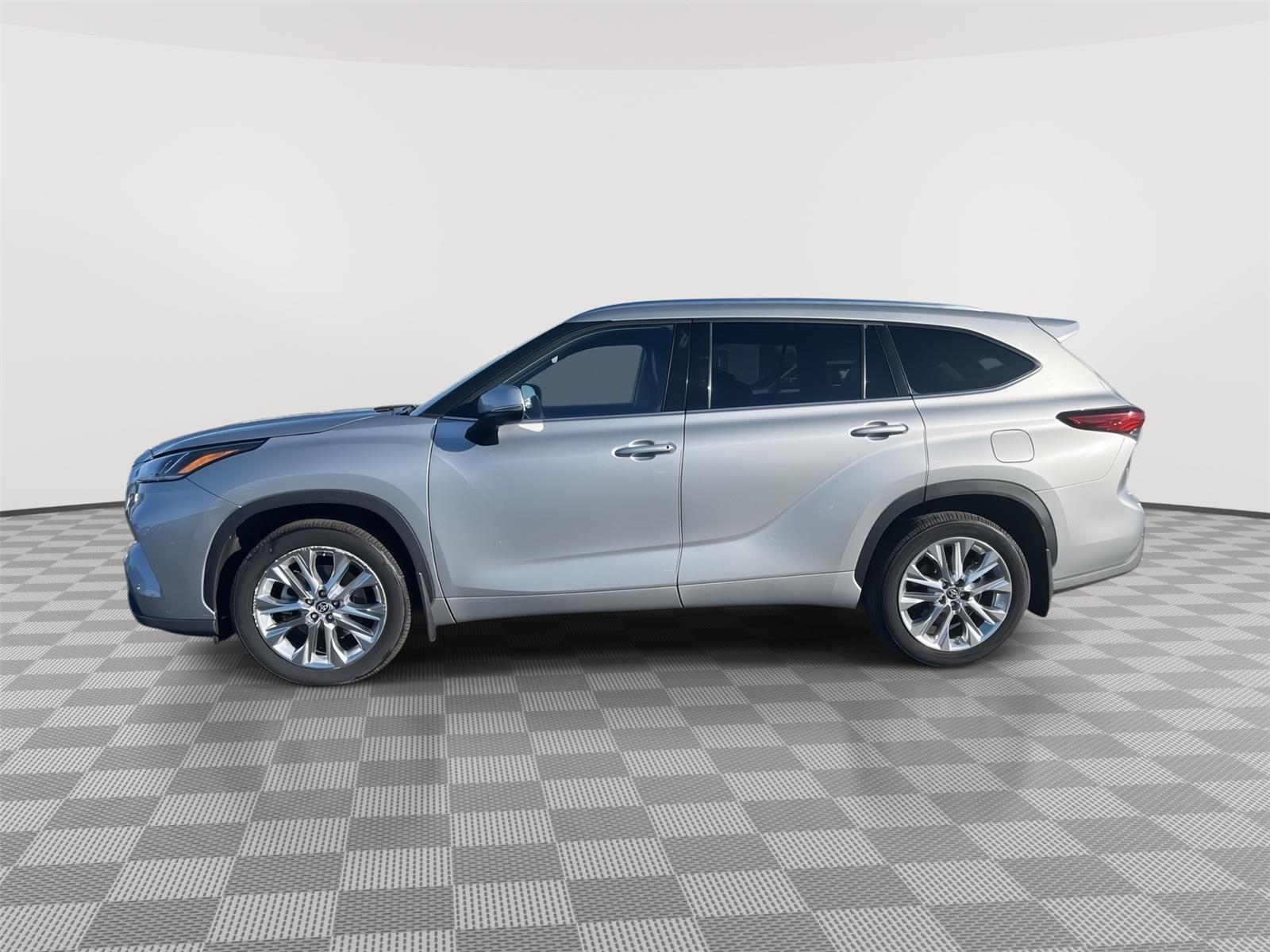 Pre-Owned 2022 Toyota Highlander for sale in St. Joseph MO