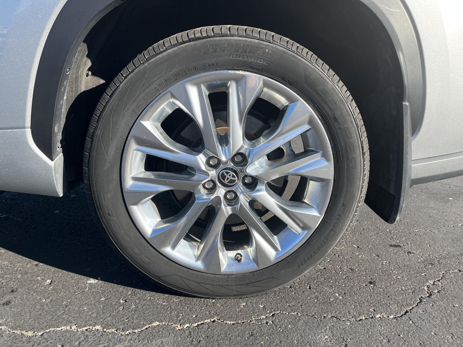 Pre-Owned 2022 Toyota Highlander for sale in St. Joseph MO