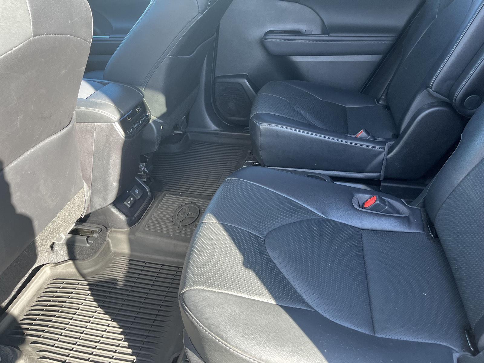 Pre-Owned 2022 Toyota Highlander for sale in St. Joseph MO