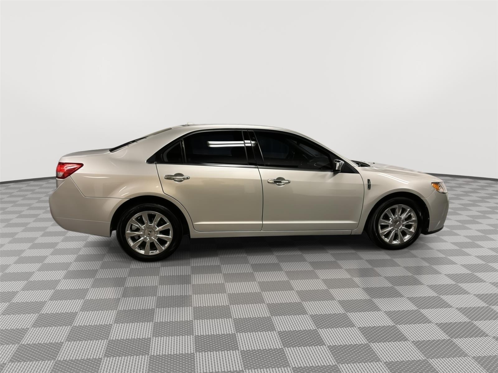 Used 2011 Lincoln MKZ FWD Sedan for sale in St. Joseph MO