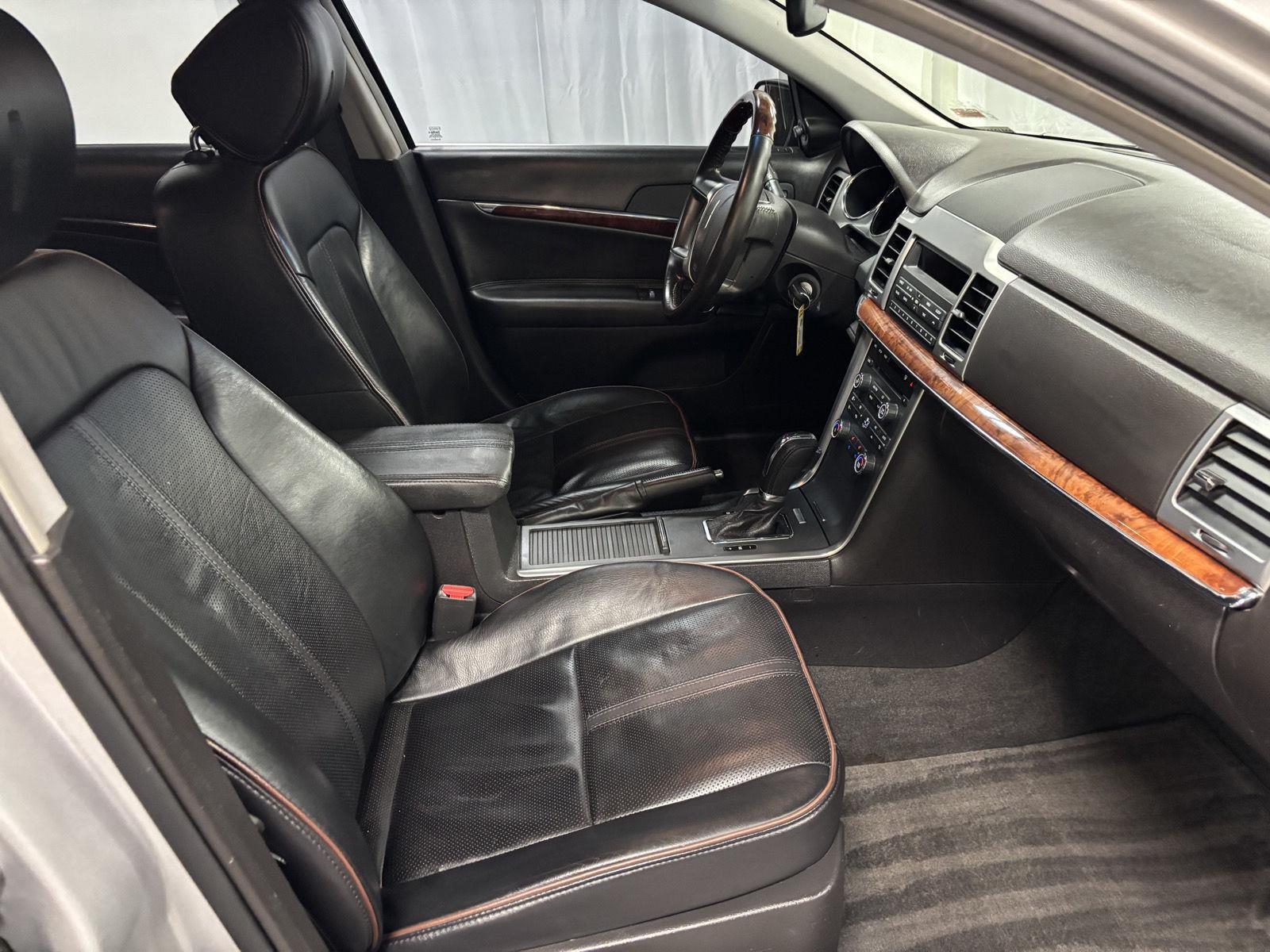 Used 2011 Lincoln MKZ FWD Sedan for sale in St. Joseph MO