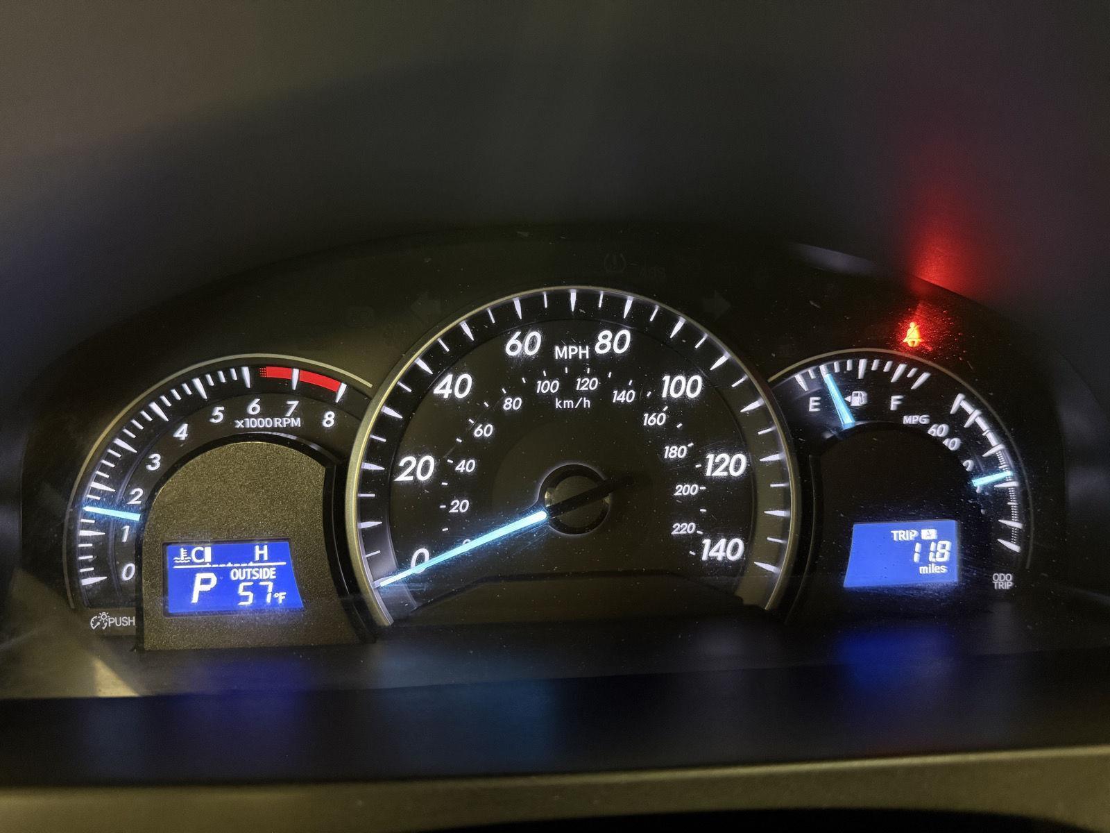 2013 Toyota Camry LE photo 3