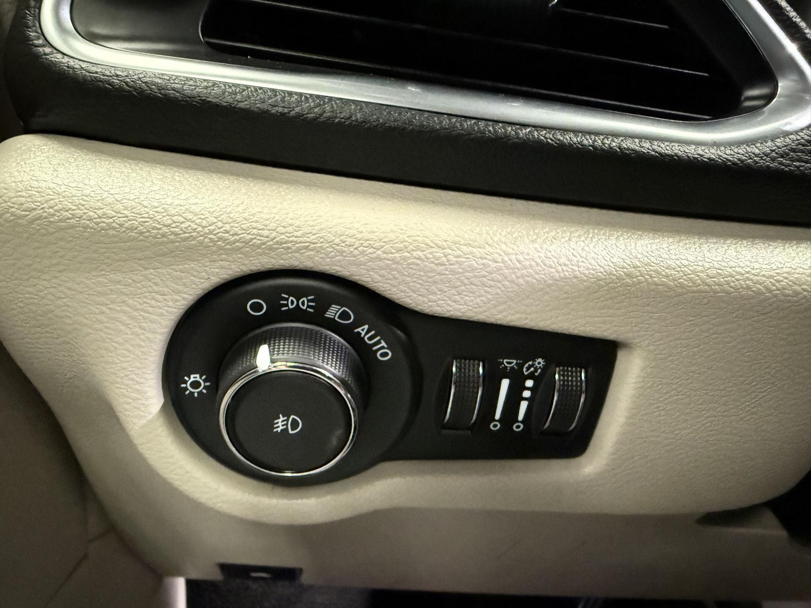 Pre-Owned 2020 Chrysler Pacifica for sale in St. Joseph MO