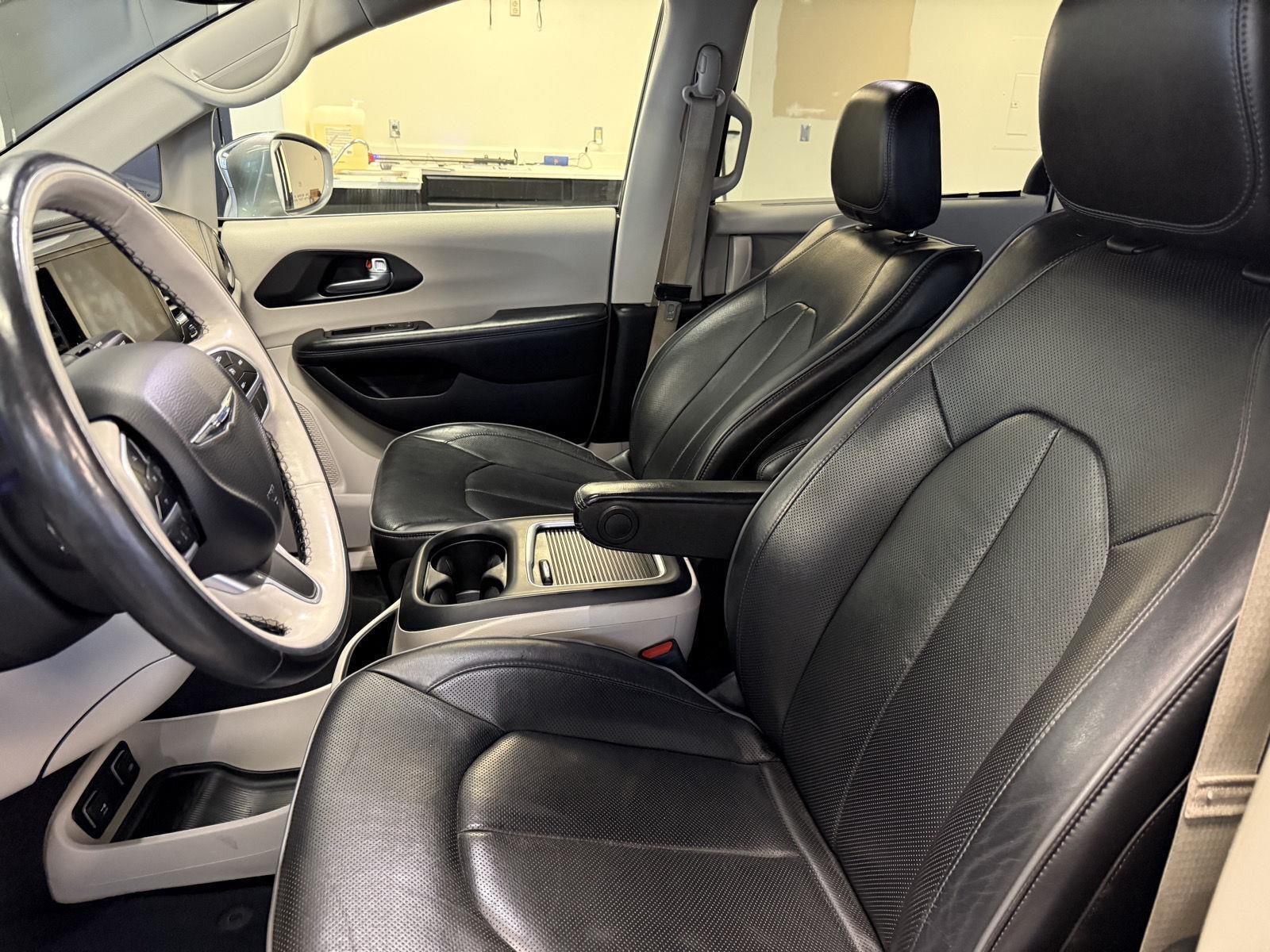 Pre-Owned 2020 Chrysler Pacifica for sale in St. Joseph MO