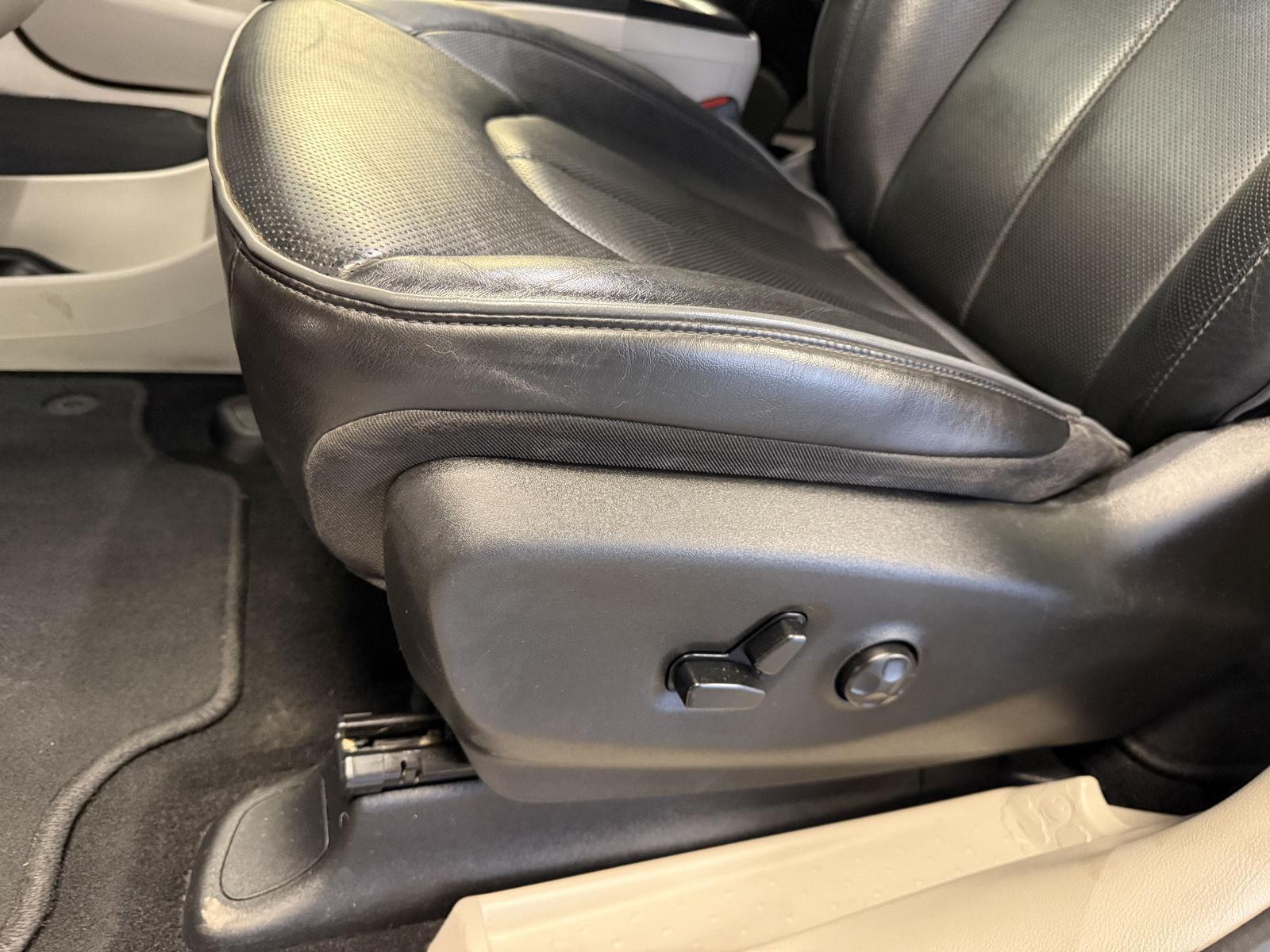 Pre-Owned 2020 Chrysler Pacifica for sale in St. Joseph MO