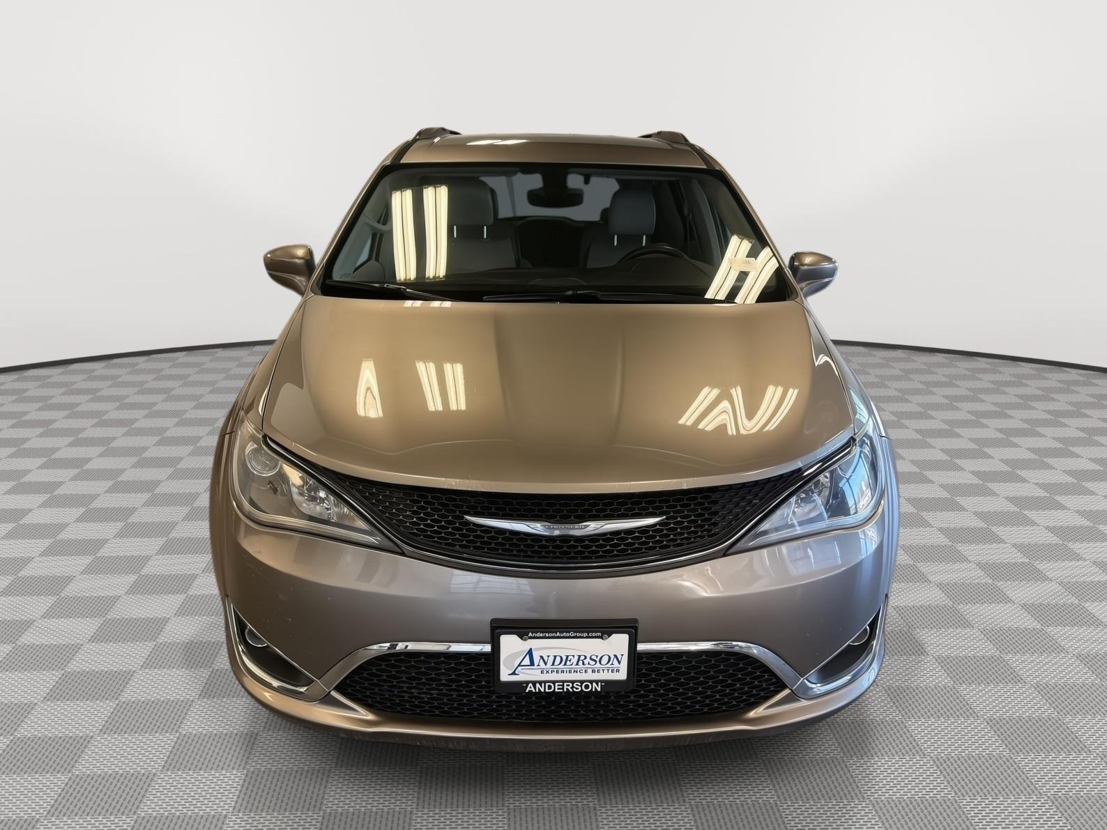 Used 2017 Chrysler Pacifica for sale in St. Joseph MO