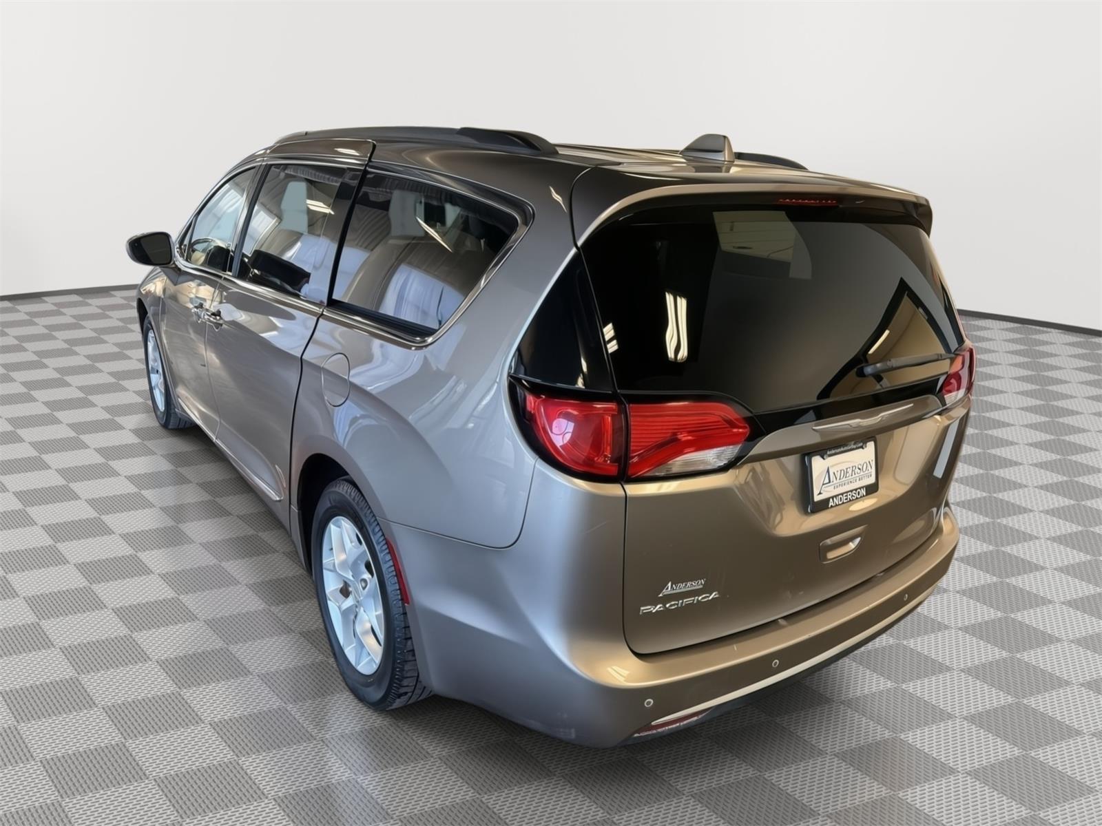 Used 2017 Chrysler Pacifica for sale in St. Joseph MO