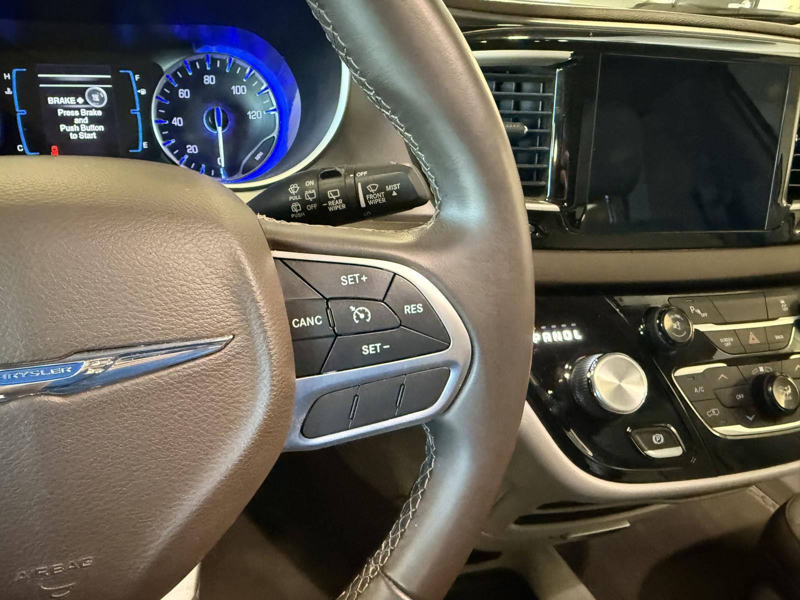 Used 2017 Chrysler Pacifica for sale in St. Joseph MO