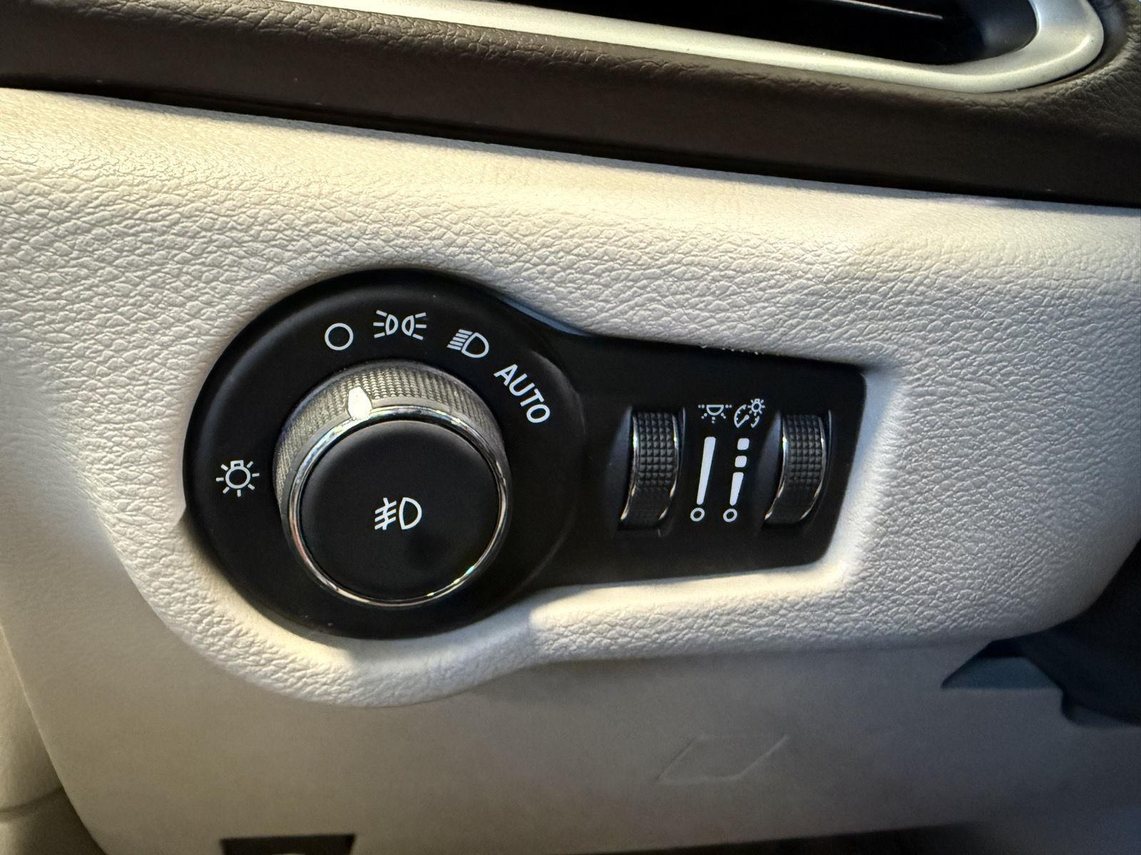 Used 2017 Chrysler Pacifica for sale in St. Joseph MO