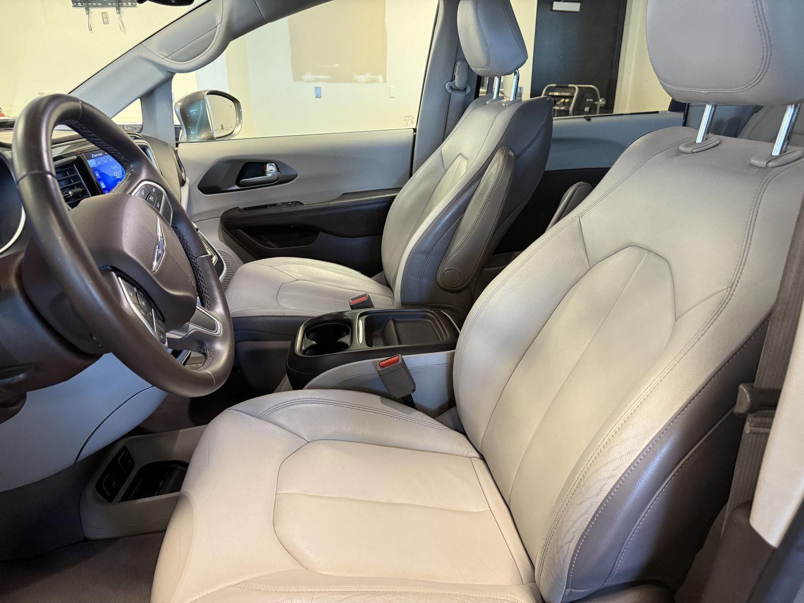 Used 2017 Chrysler Pacifica for sale in St. Joseph MO