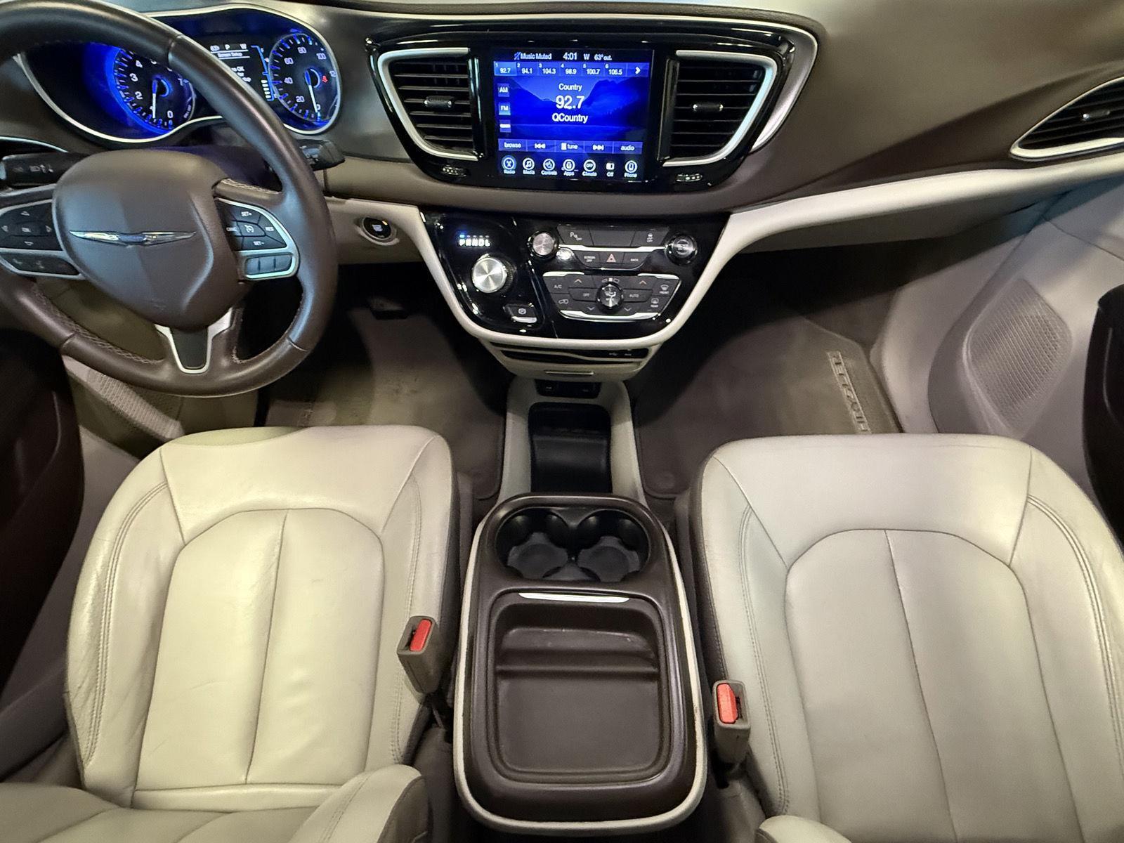 Used 2017 Chrysler Pacifica for sale in St. Joseph MO