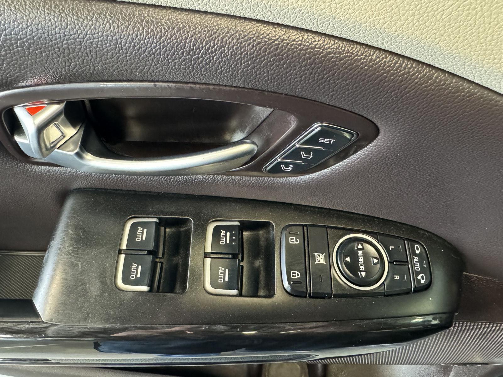 Used 2015 Kia Sedona for sale in St. Joseph MO