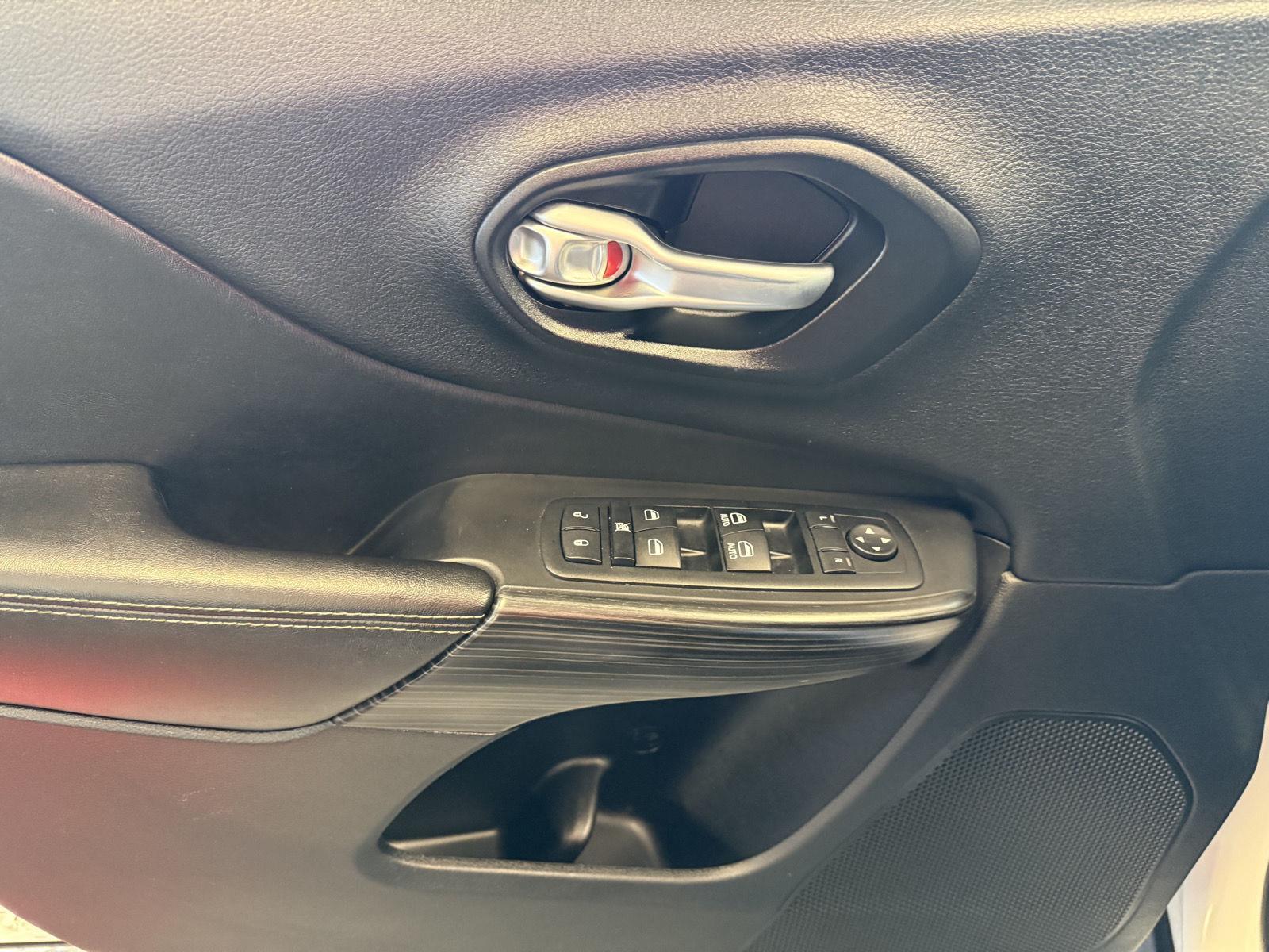 Used 2015 Jeep Cherokee for sale in St. Joseph MO